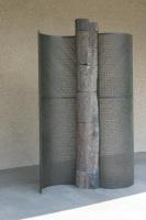 Column with two curved wings